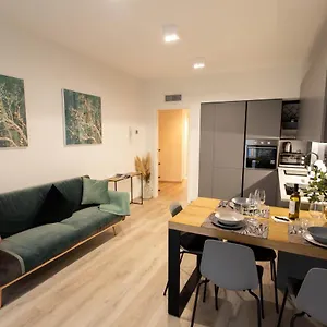 https://moderno-appartamento-140-bassano-centro.hotelinveneto.com