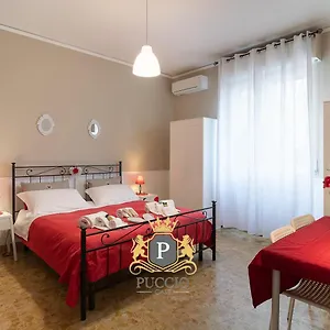 https://terrazze-italiane-city-center-red-room.hotelinveneto.com