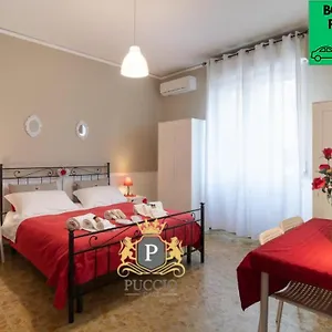 https://terrazze-italiane-city-center-red-room.hotelinveneto.com